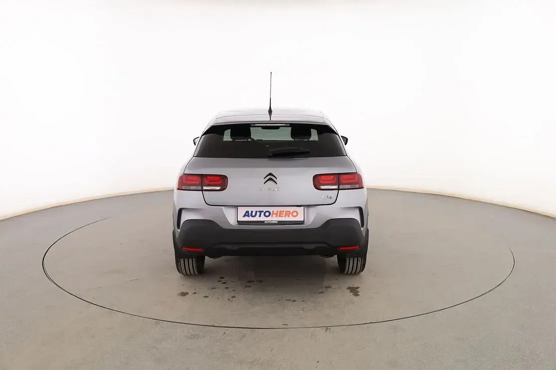 Usado Citroën C4 Shine 102 CV (75 kW) 2020 Gris SUV
