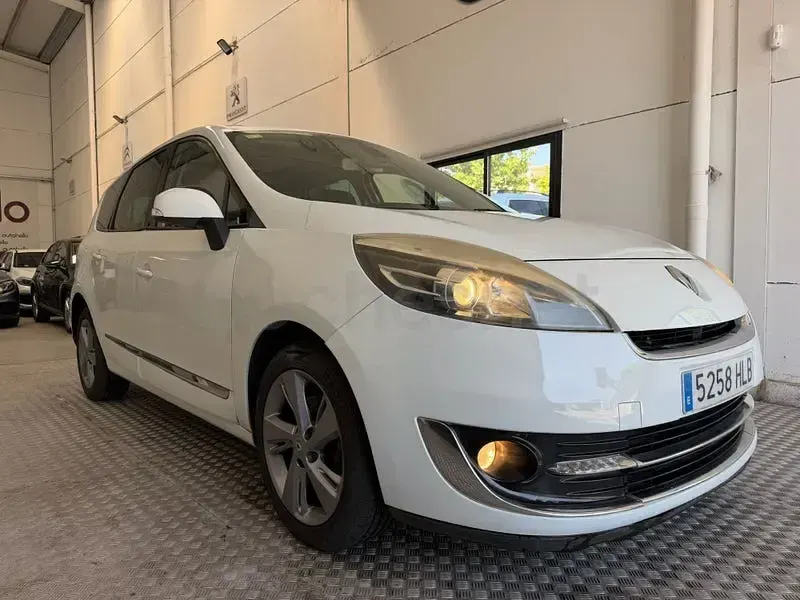 Usado Renault Grand Scénic III Dynamique 110 CV (80 kW) 2012 Blanco Monovolumen