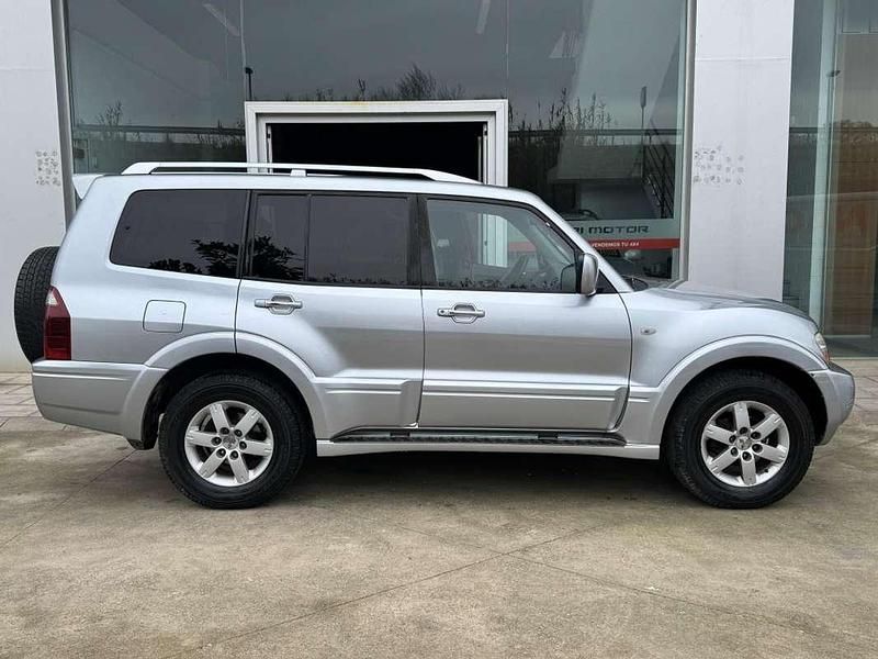 Usado Mitsubishi Montero 160 CV (117 kW) 2006 Plateado SUV