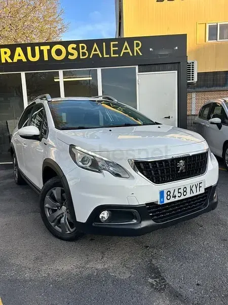 Usado Peugeot 2008 Allure 130 CV (95 kW) 2019 Blanco SUV