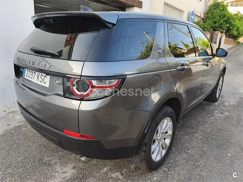 Usado Land Rover Discovery Sport SE 150 CV (110 kW) 2018 Gris / plata SUV