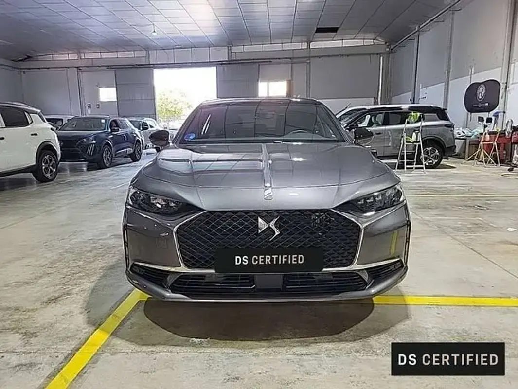 Usado DS Automobiles DS9 Performance Line Plus 250 CV (183 kW) 2024 Gris Berlina