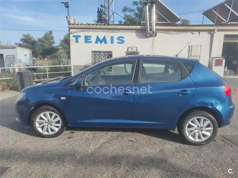 Usado Seat Ibiza Style 105 CV (77 kW) 2015 Azul Berlina