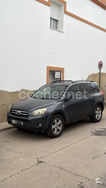 Usado Toyota RAV4 Premium 177 CV (130 kW) 2007 Gris / plata SUV
