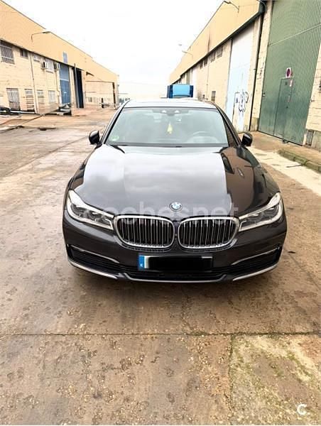 Usado BMW 740 Shadowline 320 HP (235 kW) 2018 Preto Sedan