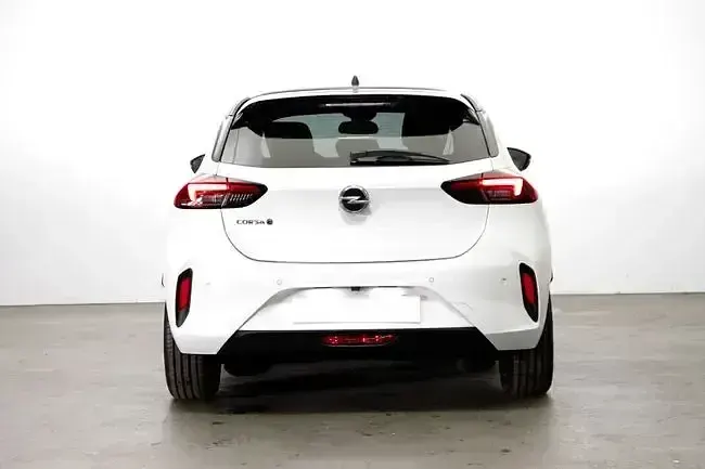 Usado Opel Corsa-e 100 kW (136 CV) 2023 Blanco Utilitario