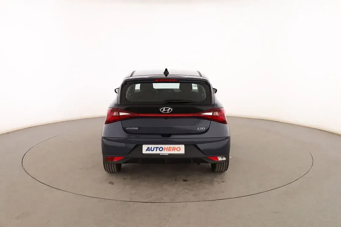 Usado Hyundai i20 84 CV (61 kW) 2023 Negro Utilitario