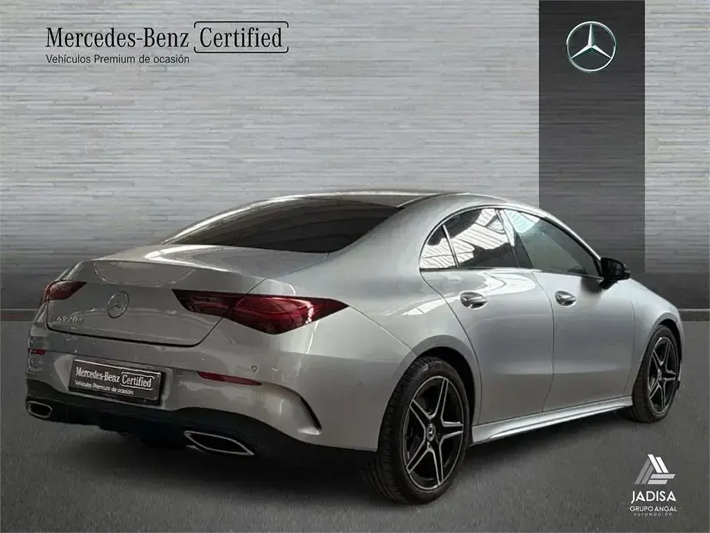 Usado Mercedes CLA220 190 CV (139 kW) 2025 Gris Berlina