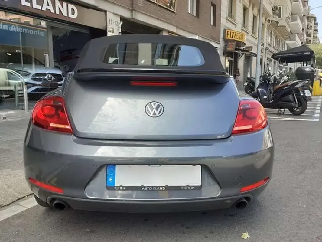 Usado VW Beetle R-line 220 CV (161 kW) 2016 Gris Utilitario