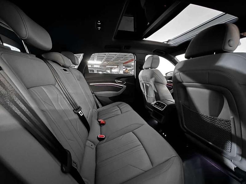 Gris Usado 2024 Audi Q8 e-tron S-Line SUV | 64.990 € - Imagen 1/2