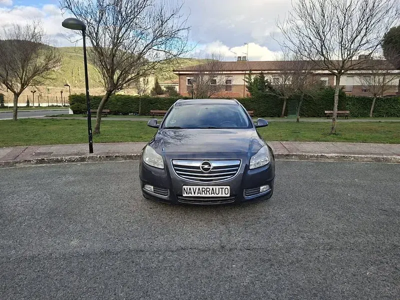 Usado Opel Insignia Excellence 130 CV (95 kW) 2012 Gris / plata Familiar