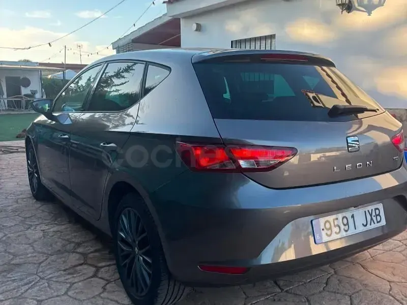 Usado Seat Leon Style 115 CV (84 kW) 2017 Gris / plata Berlina