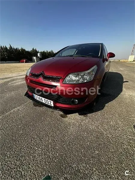 Usado Citroën C4 110 CV (80 kW) 2005 Rojo Berlina