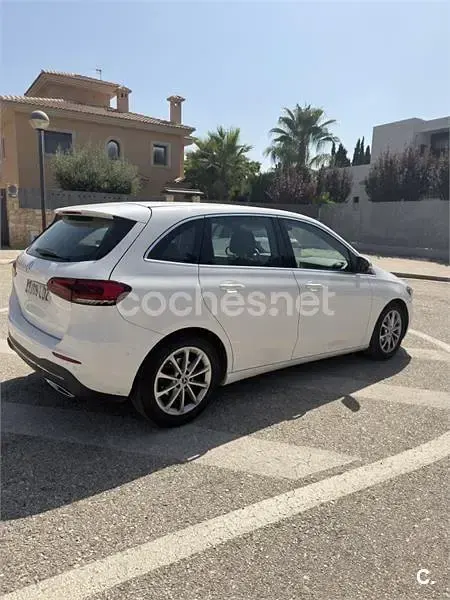 Usado Mercedes B180 116 CV (85 kW) 2020 Blanco Utilitario