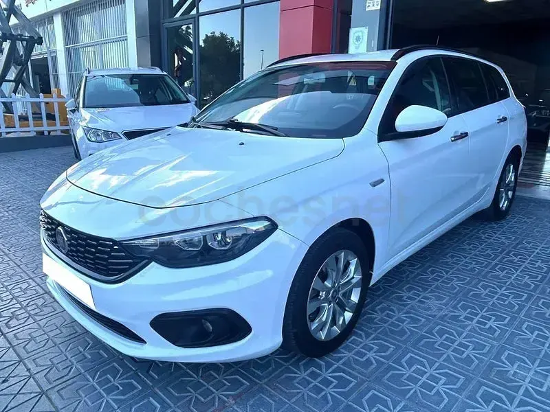 Usado Fiat Tipo Lounge 120 CV (88 kW) 2019 Blanco Berlina
