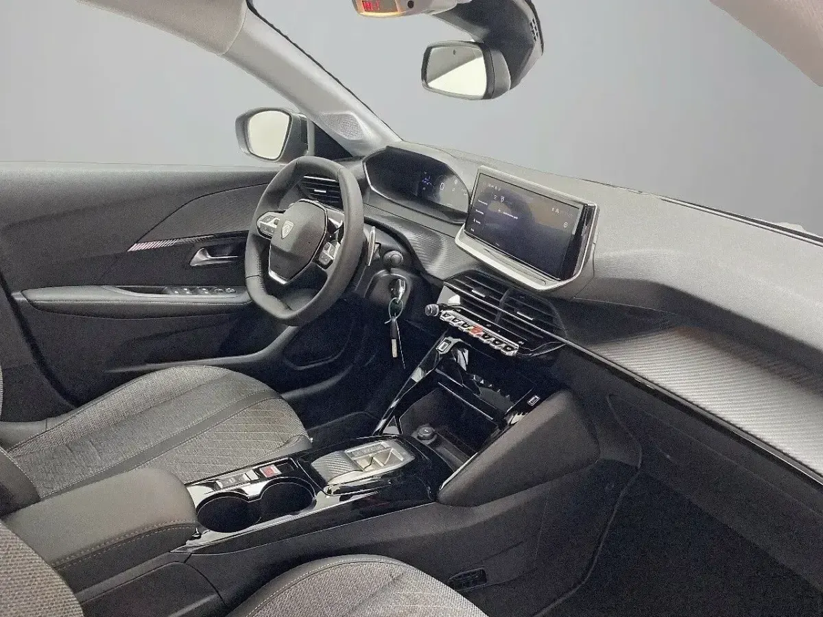 Nuevo Peugeot 208 Allure 110 CV (80 kW) 2025 Rojo Utilitario