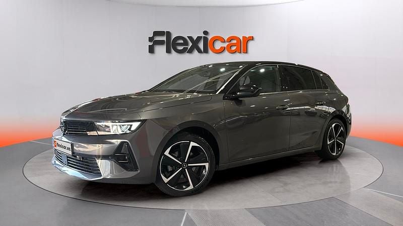 Usado Opel Astra Edition 131 CV (96 kW) 2025 Gris Berlina