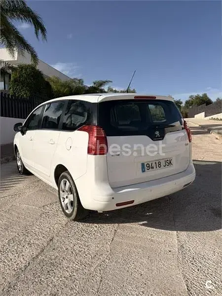 Usado Peugeot 5008 Active 150 CV (110 kW) 2016 Blanco Monovolumen