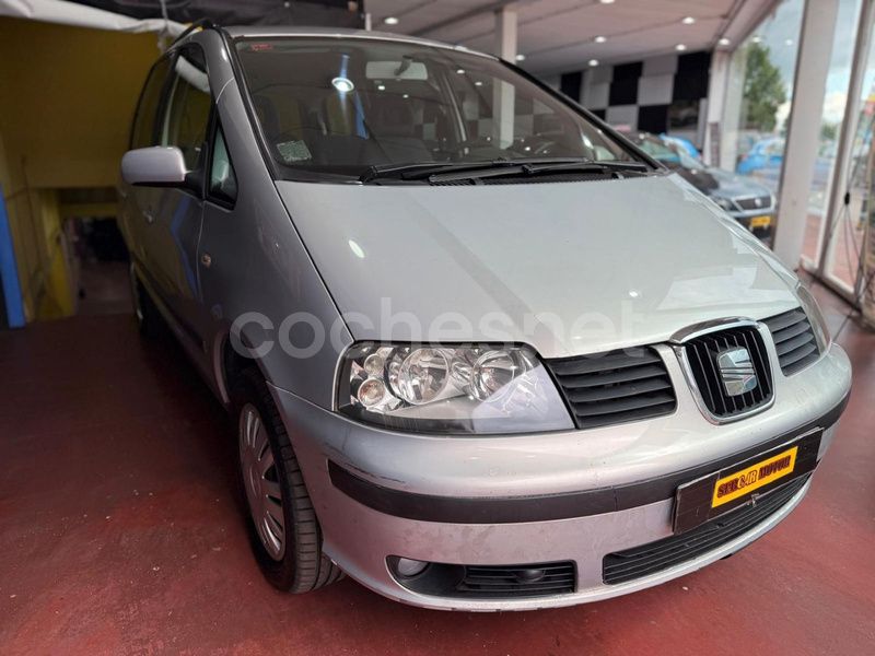 Gris / plata Usado 2004 Seat Alhambra Stella Monovolumen | 2999 € (Precio justo) - Imagen 1/4