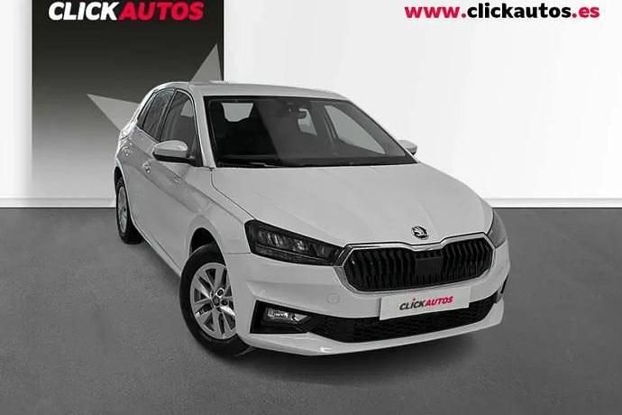 Usado Skoda Fabia Selection 95 CV (69 kW) 2025 Blanco Utilitario