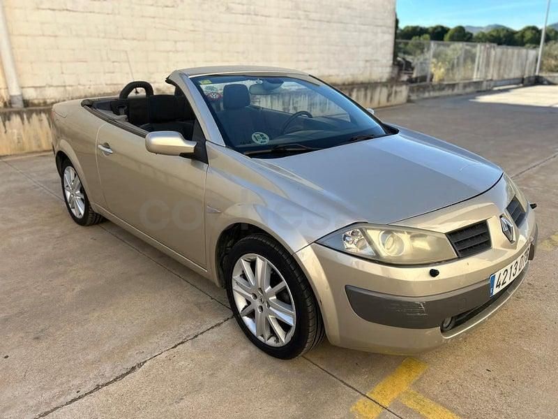 Usado Renault Mégane Cabriolet Dynamique 120 CV (88 kW) 2005 Beige Descapotable