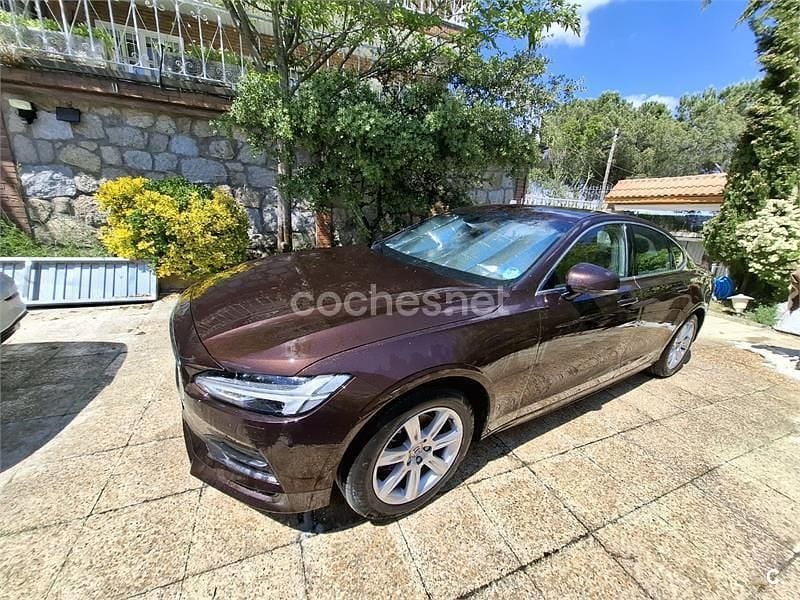 Usado Volvo S90 Momentum 190 CV (139 kW) 2019 Granate Berlina