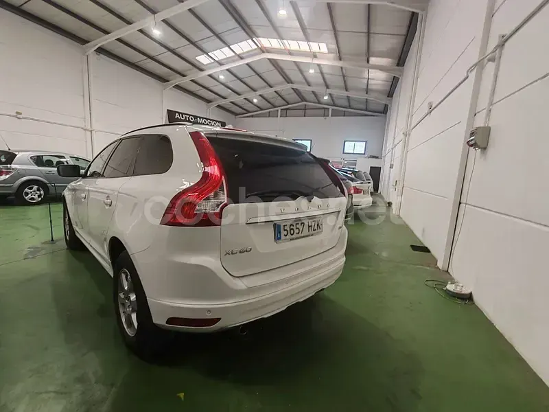 Usado Volvo XC60 Momentum 136 CV (100 kW) 2014 Blanco SUV