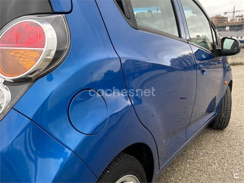 Usado Chevrolet Spark LS 81 CV (59 kW) 2010 Azul Utilitario