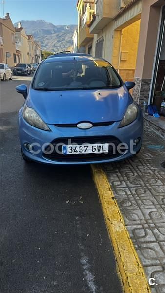 Usado Ford Fiesta Trend 68 CV (50 kW) 2010 Azul Utilitario