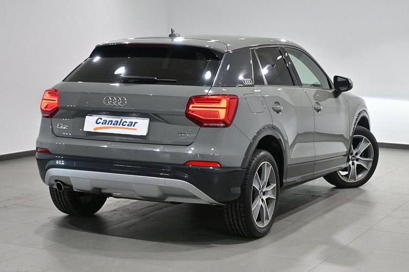 Usado Audi Q2 Design 116 CV (85 kW) 2017 Gris SUV