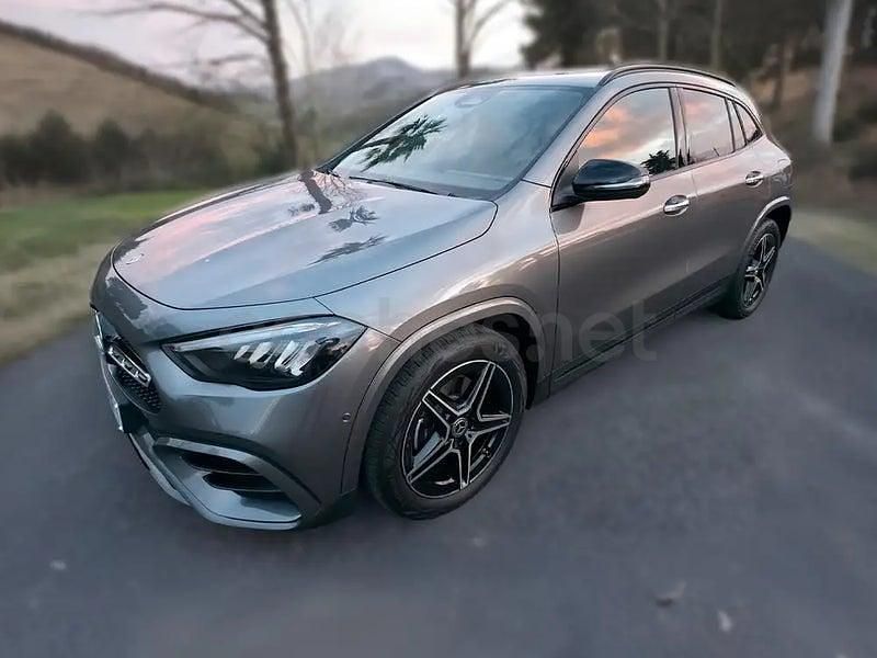 Usado Mercedes GLA200 163 CV (119 kW) 2025 Gris / plata SUV