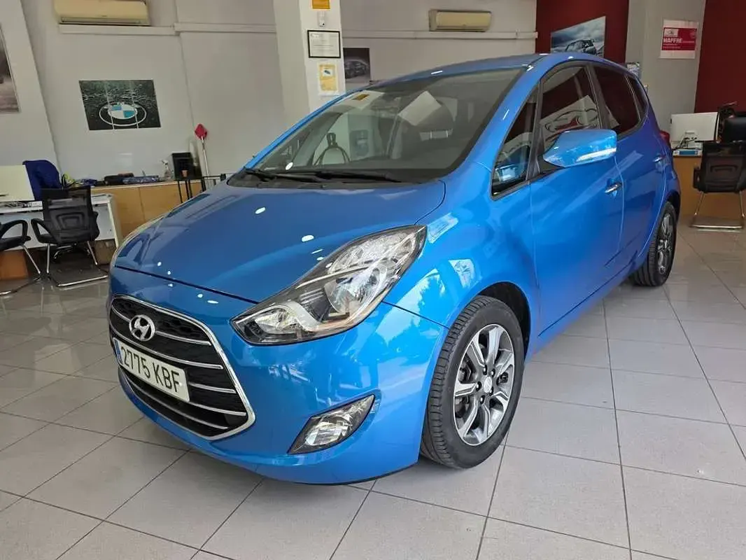 Usado Hyundai ix20 116 CV (85 kW) 2017 Azul Utilitario