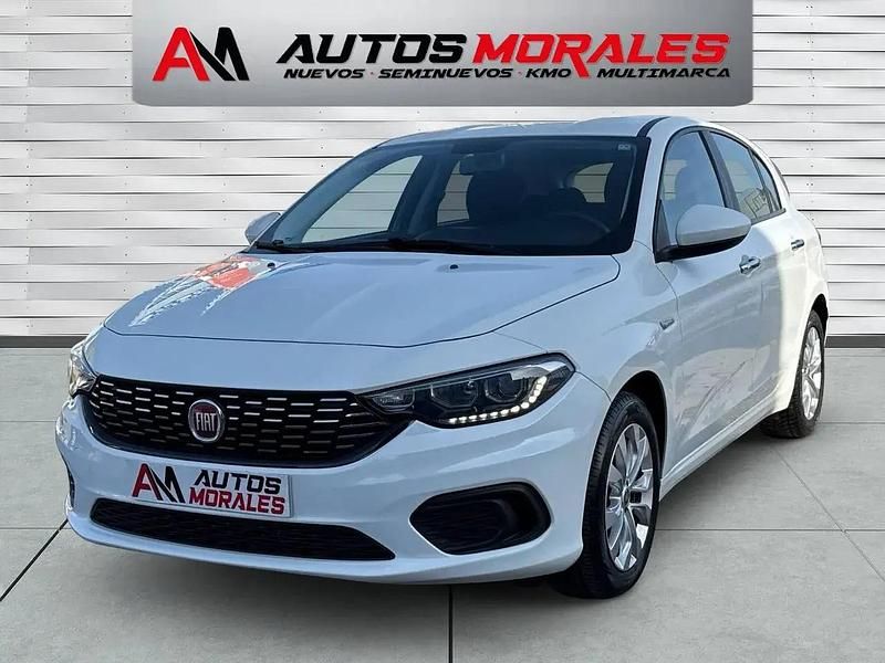 Begagnad Fiat Tipo Easy 95 HK (69 kW) 2017 Vit Sedan
