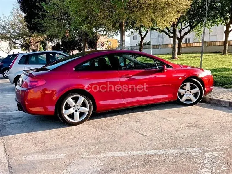 Usado Peugeot 407 Coupe 204 CV (150 kW) 2006 Rojo Coupe