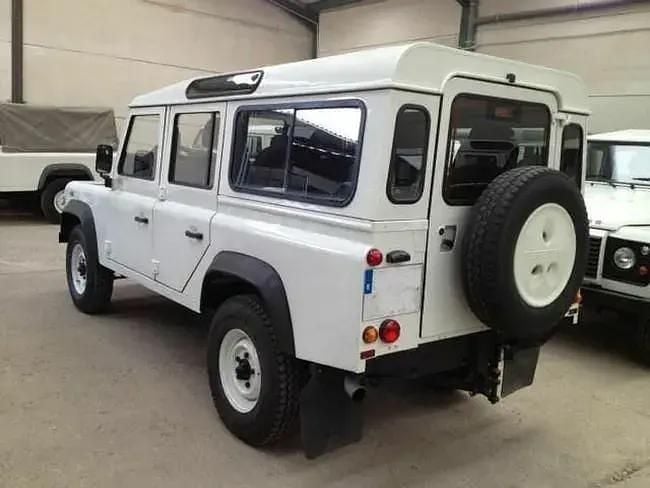 Usado Land Rover Defender 122 HP (89 kW) 2013 Branco SUV