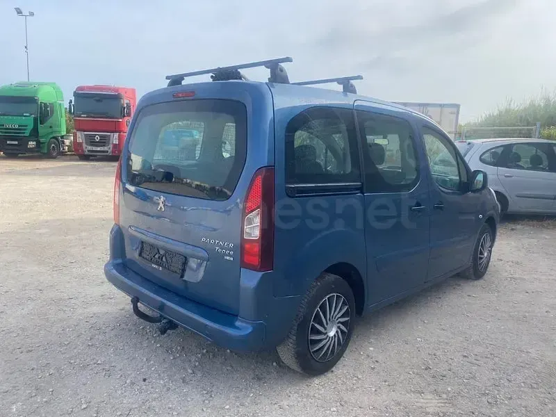 Usado Peugeot Partner Tepee Outdoor 112 CV (82 kW) 2012 Azul Monovolumen