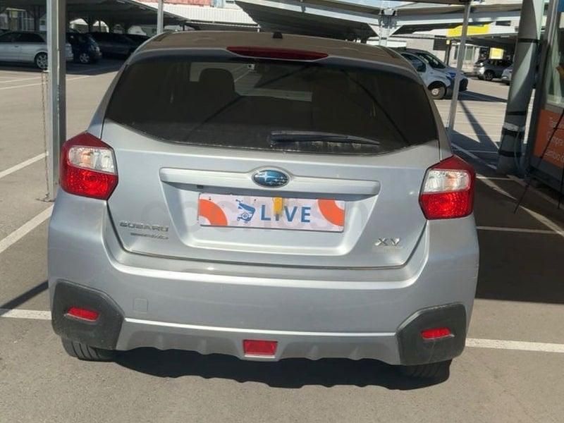Usado Subaru XV Sport 114 CV (83 kW) 2013 Gris / plata SUV