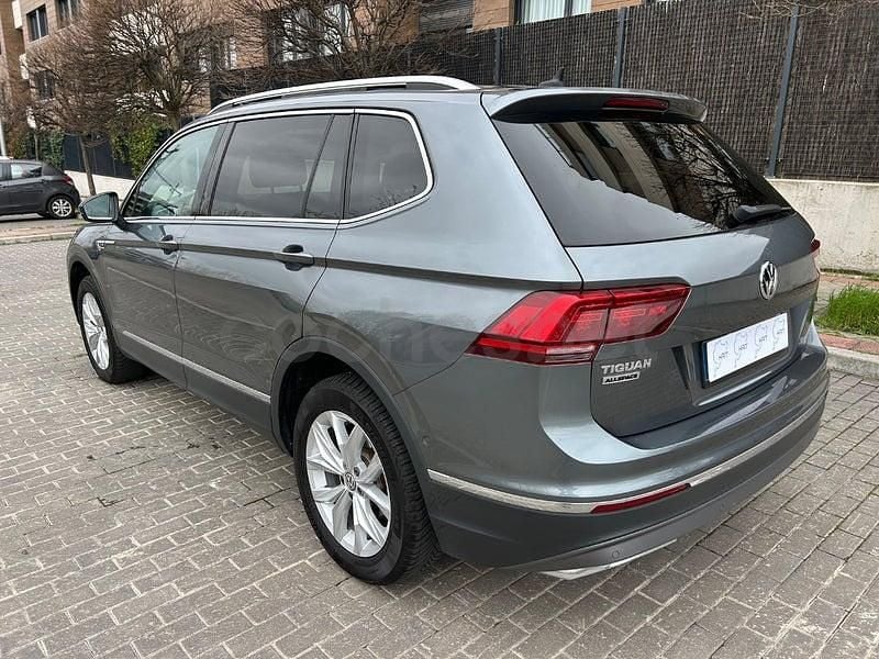 Usado VW Tiguan Allspace Sportline 200 CV (147 kW) 2021 Gris / plata SUV