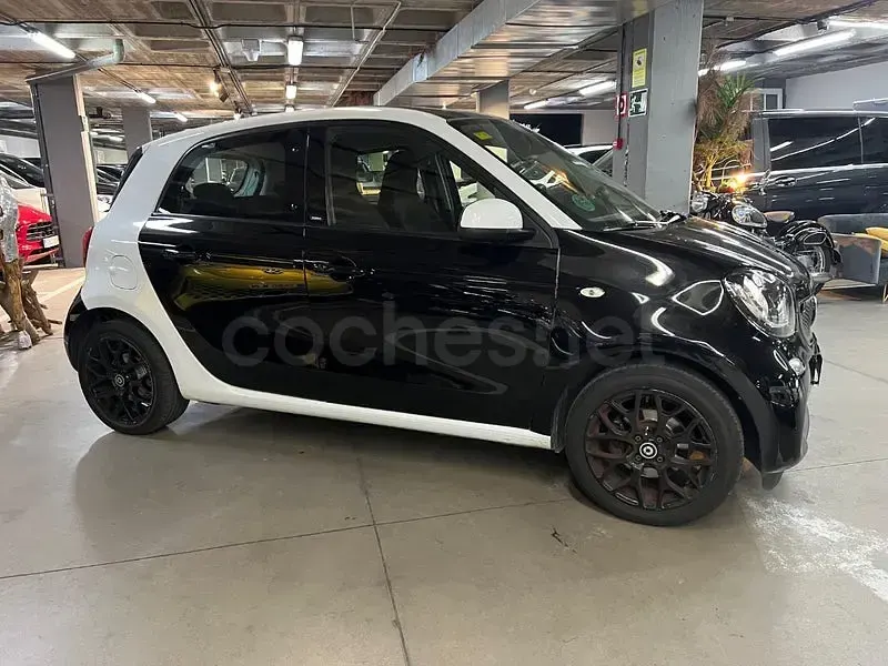 Usado Smart ForFour Passion 90 CV (66 kW) 2016 Negro Utilitario