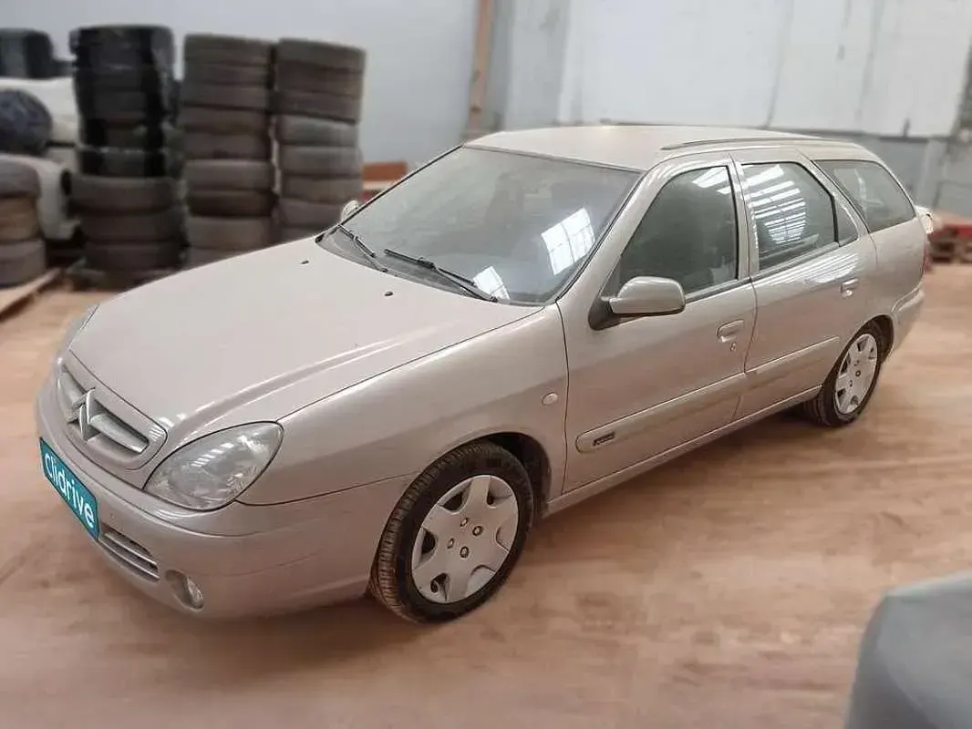 Usado Citroën Xsara 90 CV (66 kW) 2005 Gris Familiar