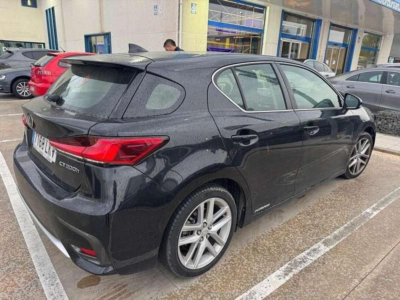 Usado Lexus CT200h Executive Line 136 CV (100 kW) 2020 Gris Utilitario