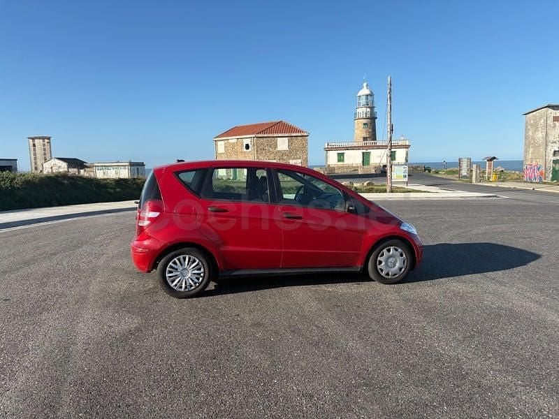Usado Mercedes A180 Elegance 109 CV (80 kW) 2006 Rojo Monovolumen