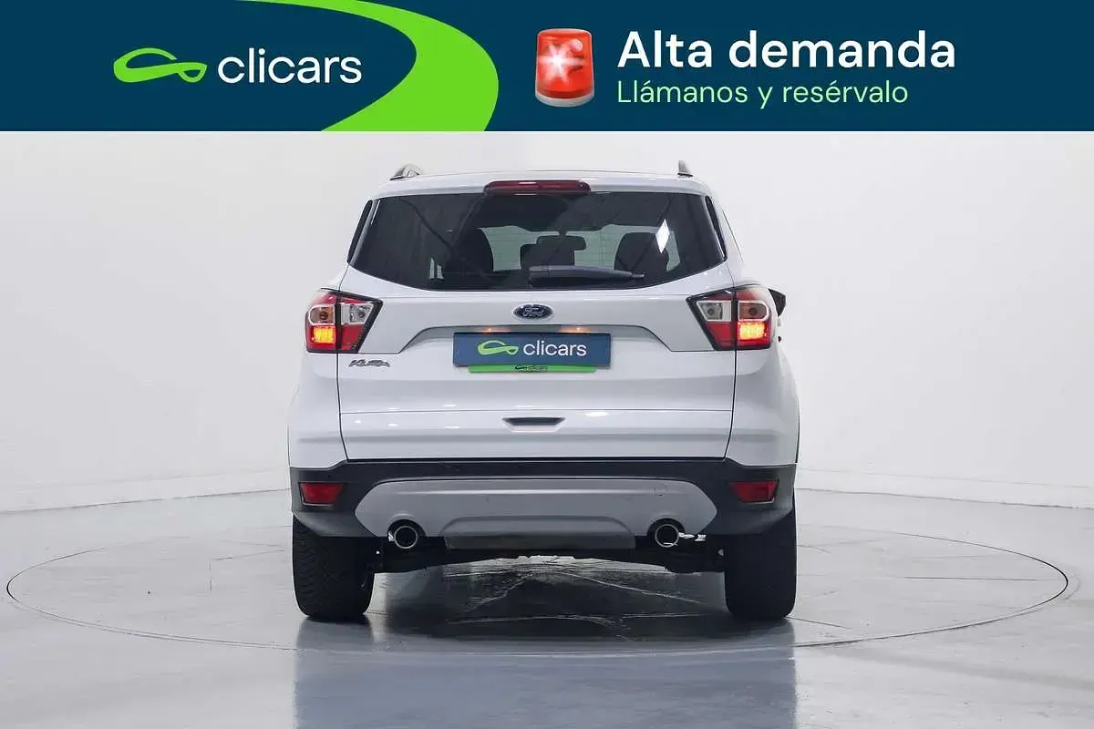 Usado Ford Kuga Trend 120 CV (88 kW) 2020 Blanco SUV
