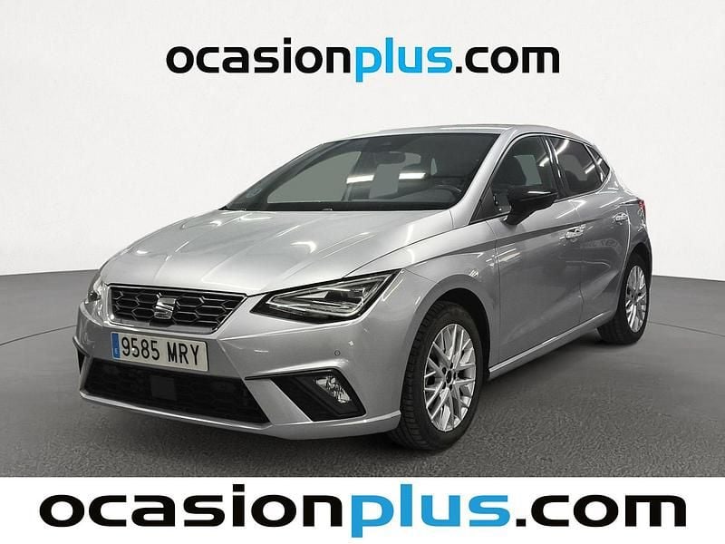 Gris plata Usado 2024 Seat Ibiza FR Utilitario | 16.810 € (Precio justo) - Imagen 1/4