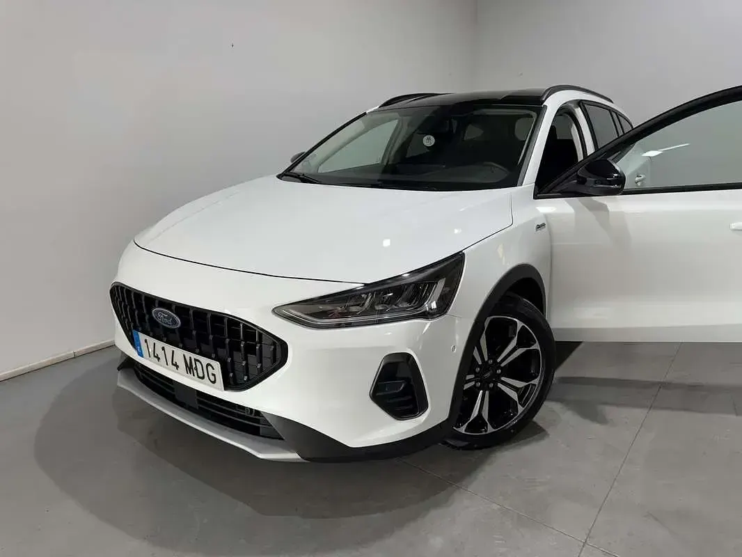 Usado Ford Focus Active 120 CV (88 kW) 2023 Blanco Familiar
