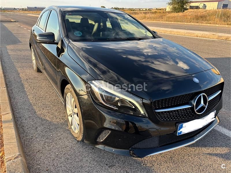 Usado Mercedes A180 109 CV (80 kW) 2016 Negro Berlina