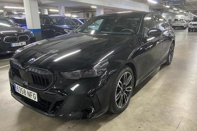 Usado 2025 BMW 520 Comfort Edition Berlina | 59.900 € (Precio justo) - Imagen 1/4