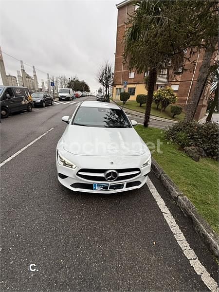 Usado Mercedes CLA200 Shooting Brake 150 CV (110 kW) 2019 Blanco Familiar