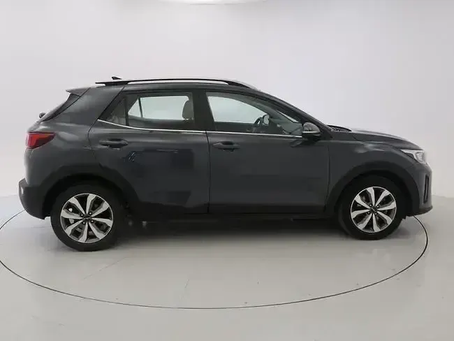 Usado Kia Stonic 101 CV (74 kW) 2021 Gris SUV