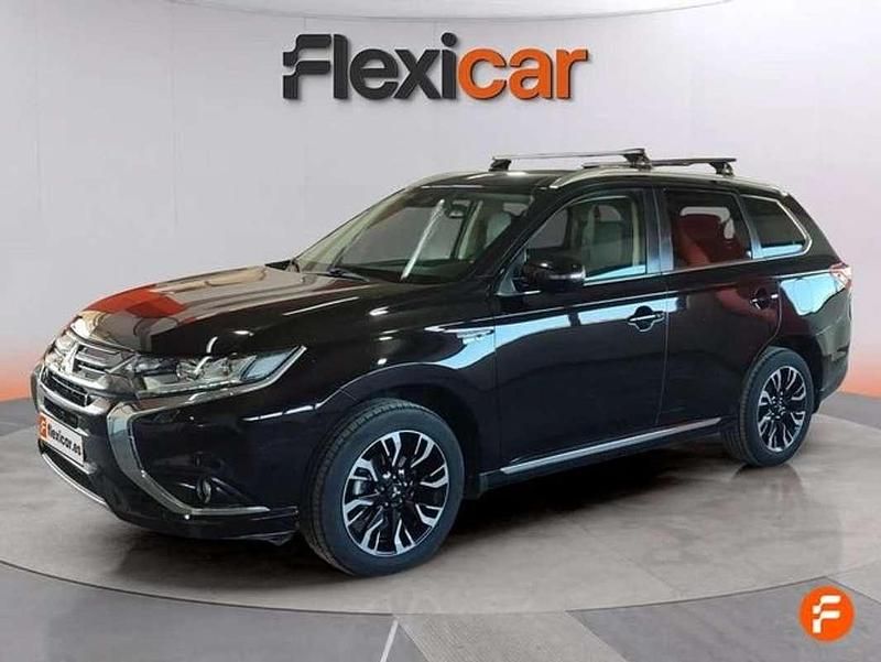 Usado Mitsubishi Outlander P-HEV 203 CV (149 kW) 2018 Negro SUV